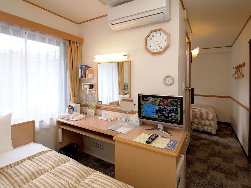 Toyoko Inn Maibara Eki Shinkansen Nishi Guchi Eksteriør bilde